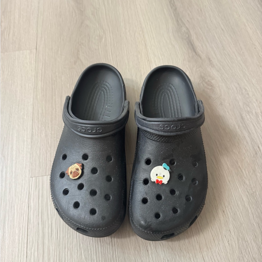 Black Crocs